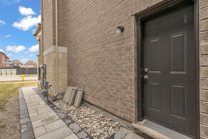 Photo 39 at 65 Port Royal Avenue, Kleinburg, Vaughan