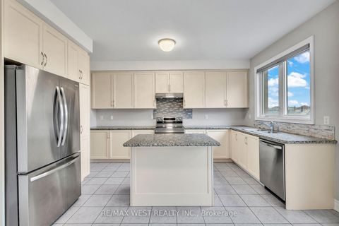 Photo 6 at 65 Port Royal Avenue, Kleinburg, Vaughan