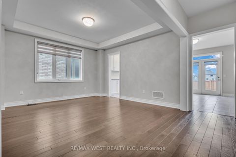 Photo 7 at 65 Port Royal Avenue, Kleinburg, Vaughan