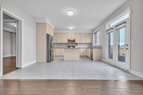 Photo 12 at 65 Port Royal Avenue, Kleinburg, Vaughan