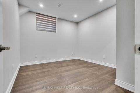 Photo 36 at 65 Port Royal Avenue, Kleinburg, Vaughan