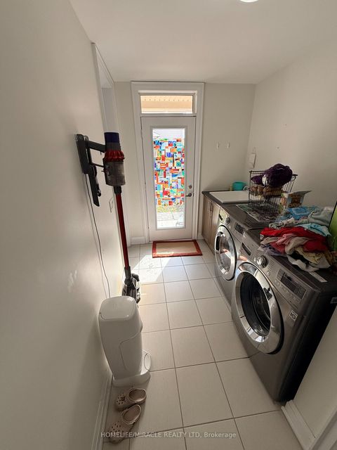 Photo 14 at 300 Symington Court, Windfields, Oshawa