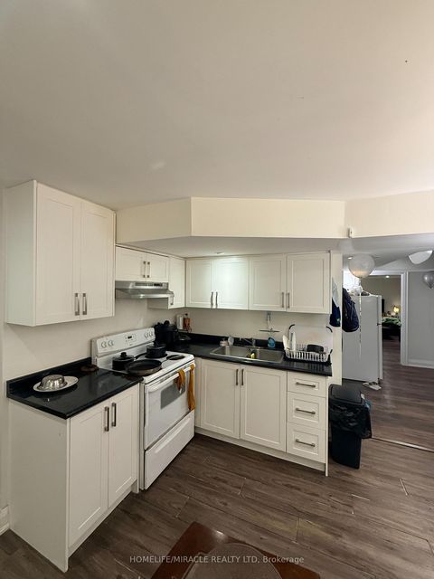 Photo 34 at 300 Symington Court, Windfields, Oshawa