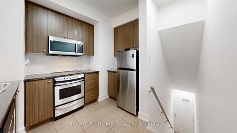 Photo 12 at 258 - 19 Coneflower Crescent, Branson, Toronto