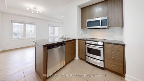 Photo 13 at 258 - 19 Coneflower Crescent, Branson, Toronto