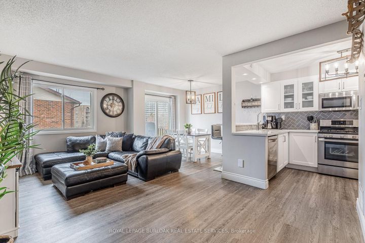 Photo 2 at 43 - 2065 Amherst Heights Court, Mountainside, Burlington