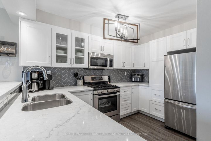 Photo 3 at 43 - 2065 Amherst Heights Court, Mountainside, Burlington