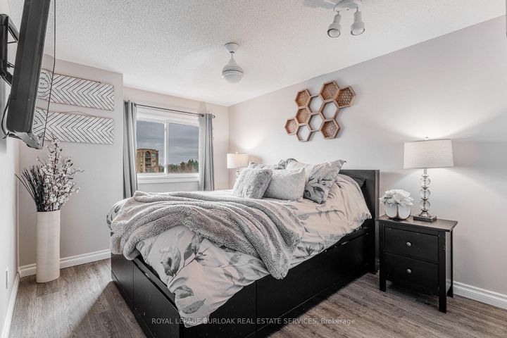 Photo 12 at 43 - 2065 Amherst Heights Court, Mountainside, Burlington