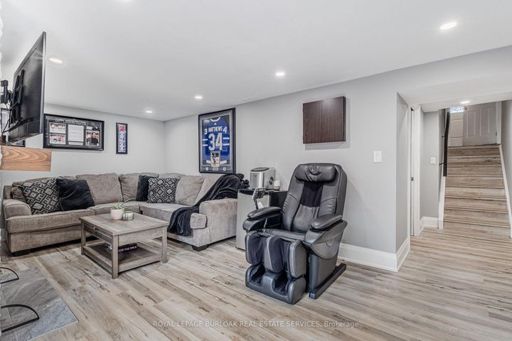 Photo 20 at 43 - 2065 Amherst Heights Court, Mountainside, Burlington