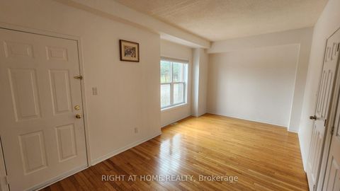 Photo 3 at 9 Maple Park Way, Milliken Mills West, Markham