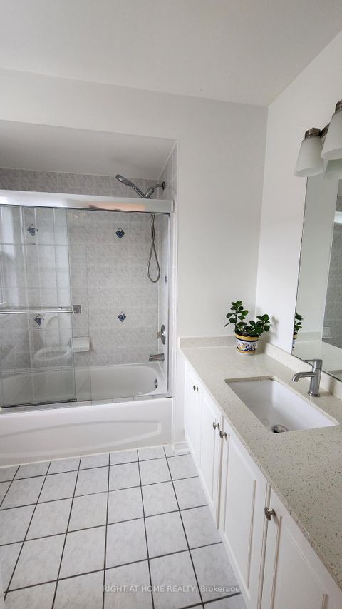 Photo 5 at 9 Maple Park Way, Milliken Mills West, Markham