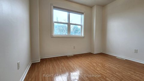 Photo 6 at 9 Maple Park Way, Milliken Mills West, Markham