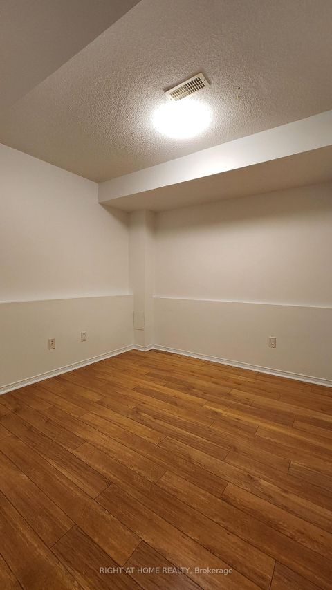 Photo 11 at 9 Maple Park Way, Milliken Mills West, Markham