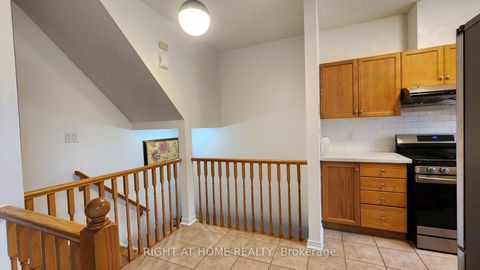 Photo 14 at 9 Maple Park Way, Milliken Mills West, Markham