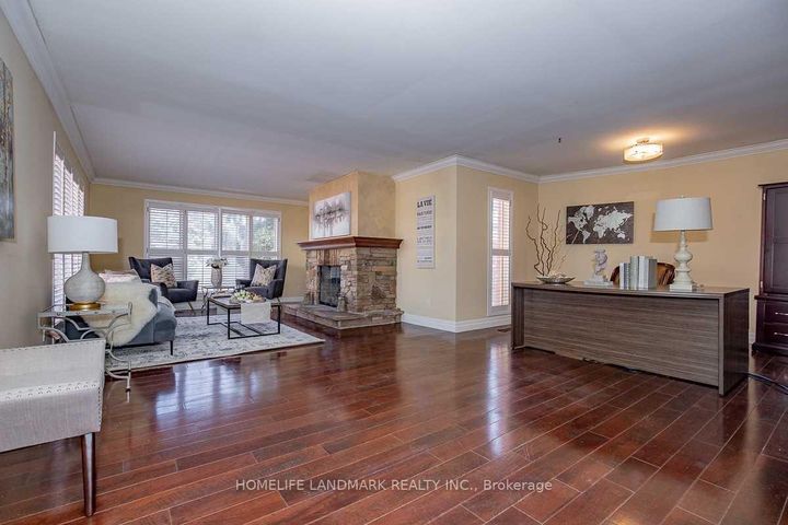 Photo 6 at 2301 Bennington Gate, FD Ford, Oakville