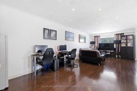 Photo 7 at 36 Hucknall Road, York University Heights, Toronto