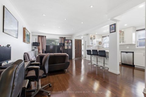 Photo 8 at 36 Hucknall Road, York University Heights, Toronto