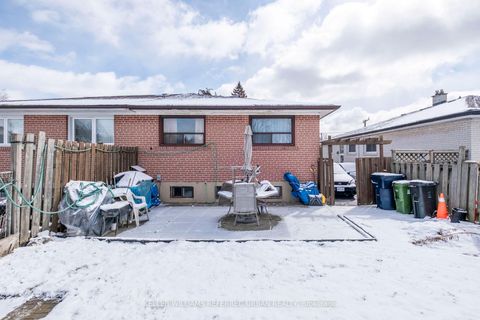 Photo 35 at 36 Hucknall Road, York University Heights, Toronto