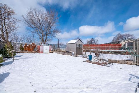 Photo 37 at 36 Hucknall Road, York University Heights, Toronto