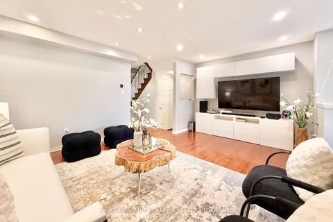 Photo 4 at 46 Revelstoke Crescent, Langstaff, Richmond Hill