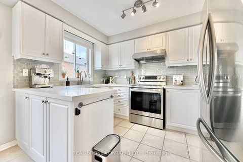 Photo 6 at 46 Revelstoke Crescent, Langstaff, Richmond Hill