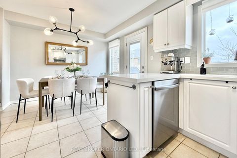 Photo 7 at 46 Revelstoke Crescent, Langstaff, Richmond Hill