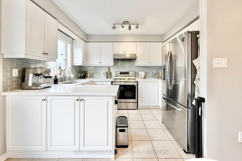 Photo 8 at 46 Revelstoke Crescent, Langstaff, Richmond Hill