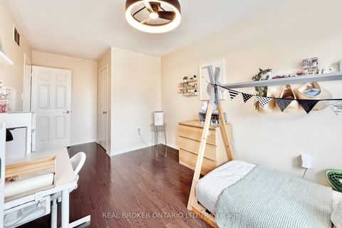 Photo 19 at 46 Revelstoke Crescent, Langstaff, Richmond Hill