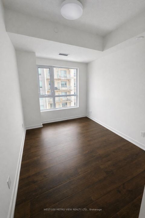 Photo 9 at 709 - 56 Lakeside Terrace, Little Lake, Barrie