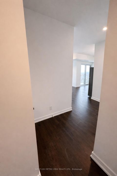 Photo 11 at 709 - 56 Lakeside Terrace, Little Lake, Barrie