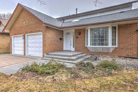Photo 1 at 17 Lawnview Drive, Willowdale East, Toronto