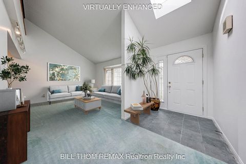 Photo 5 at 17 Lawnview Drive, Willowdale East, Toronto