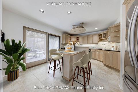 Photo 10 at 17 Lawnview Drive, Willowdale East, Toronto