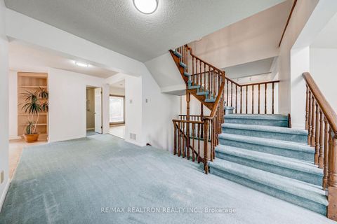 Photo 17 at 17 Lawnview Drive, Willowdale East, Toronto