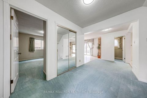 Photo 18 at 17 Lawnview Drive, Willowdale East, Toronto