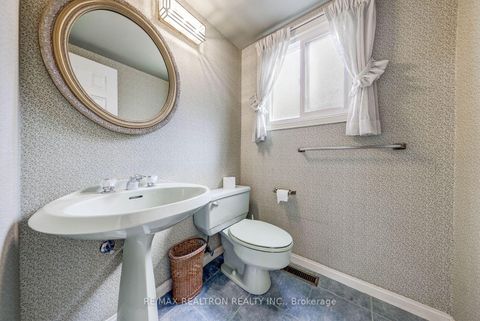 Photo 21 at 17 Lawnview Drive, Willowdale East, Toronto