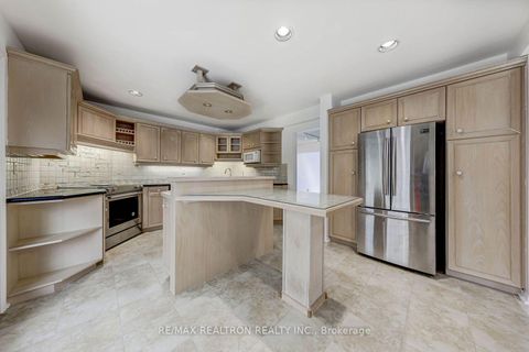 Photo 23 at 17 Lawnview Drive, Willowdale East, Toronto
