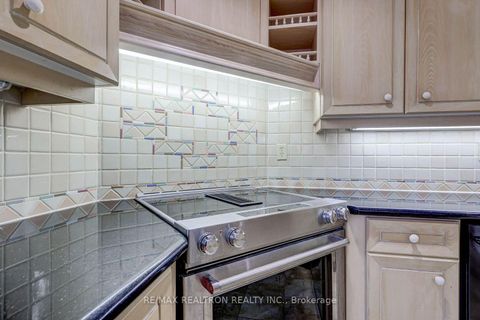 Photo 25 at 17 Lawnview Drive, Willowdale East, Toronto