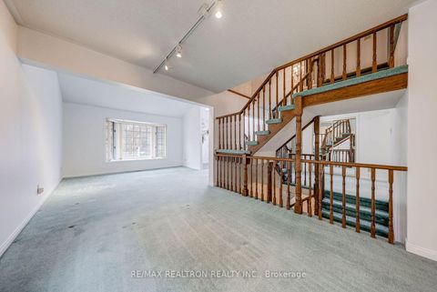 Photo 26 at 17 Lawnview Drive, Willowdale East, Toronto