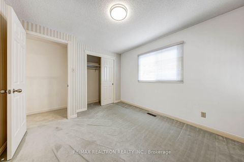 Photo 29 at 17 Lawnview Drive, Willowdale East, Toronto