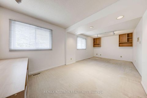 Photo 30 at 17 Lawnview Drive, Willowdale East, Toronto