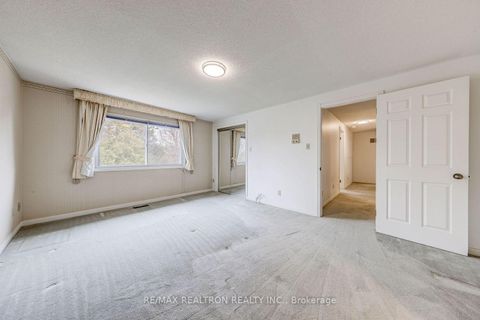 Photo 32 at 17 Lawnview Drive, Willowdale East, Toronto