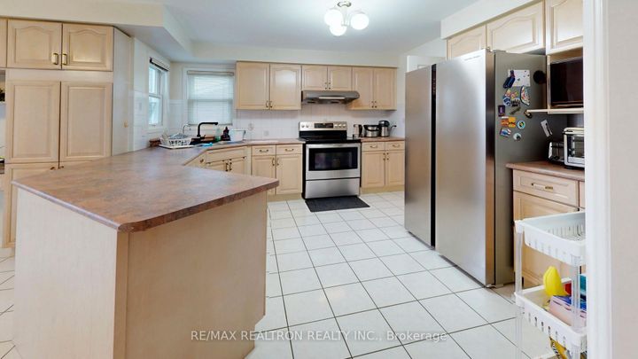 Photo 10 at 47 Central Park Drive, Markville, Markham