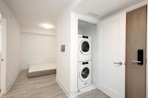 Photo 7 at 1921 - 585 Bloor Street E, North St. James Town, Toronto