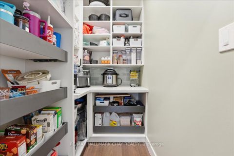 Photo 21 at 26 Lowry Court, Edgehill Drive, Barrie