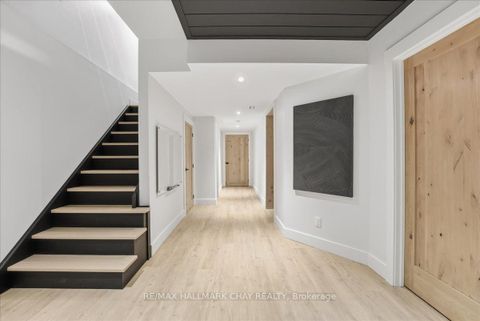 Photo 40 at 26 Lowry Court, Edgehill Drive, Barrie