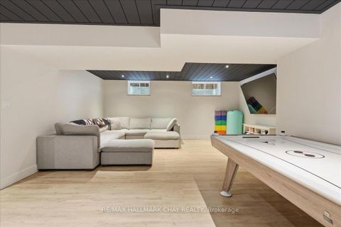 Photo 42 at 26 Lowry Court, Edgehill Drive, Barrie