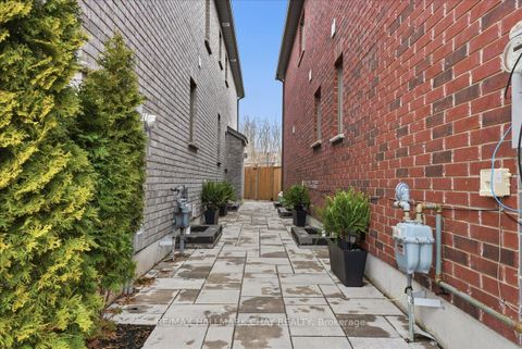 Photo 45 at 26 Lowry Court, Edgehill Drive, Barrie