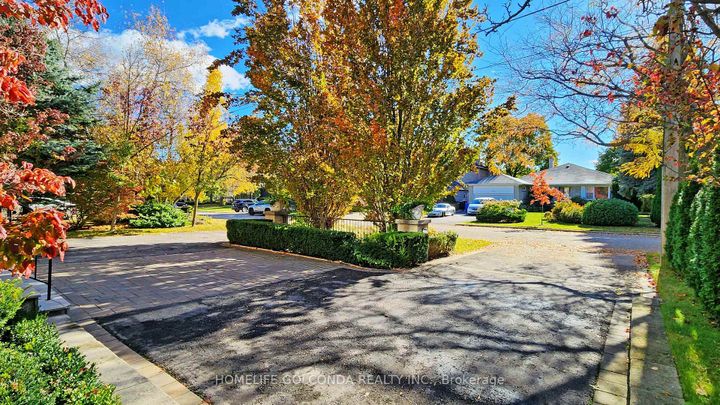 Photo 2 at 164 Owen Boulevard, Windfields, Toronto