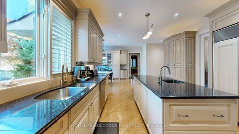 Photo 10 at 164 Owen Boulevard, Windfields, Toronto